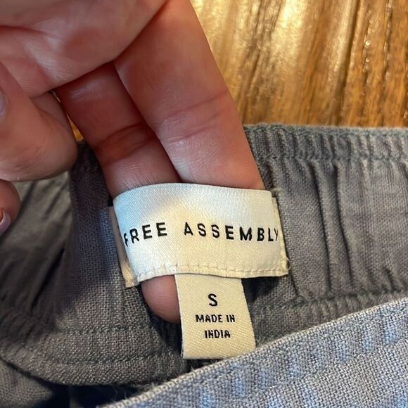 Free Assembly blue linen blend pleat front pull on short small - Picture 8 of 10